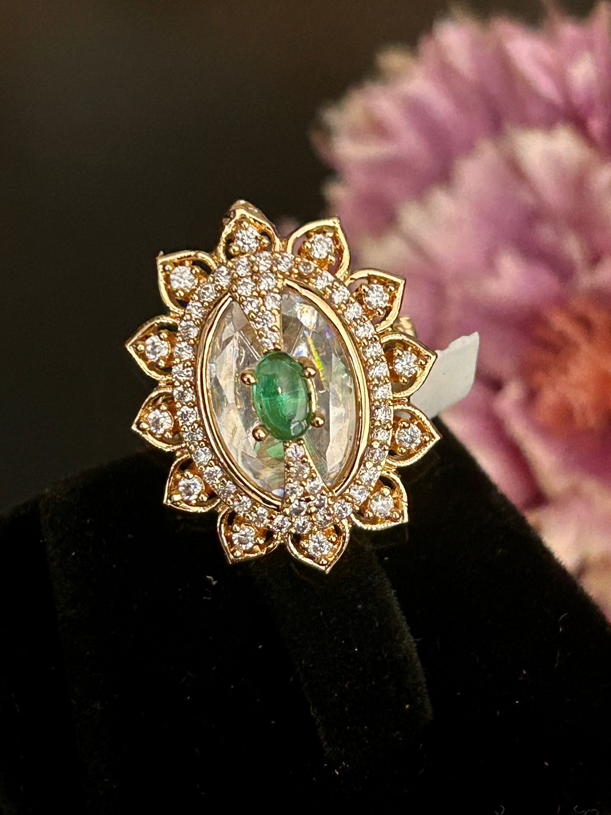 Emerald Centerpiece Kundan Ring – Royal Floral Design